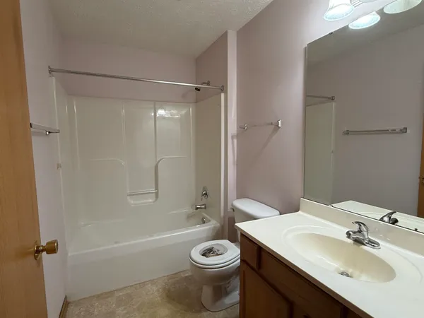 $209,900 | 2521 Edgewood Drive, Beloit, WI 53511