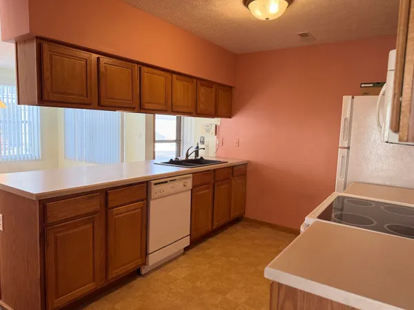 $209,900 | 2521 Edgewood Drive, Beloit, WI 53511