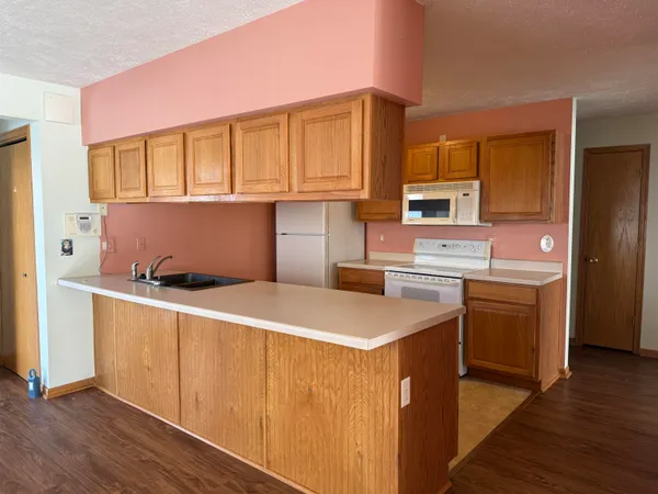 $209,900 | 2521 Edgewood Drive, Beloit, WI 53511
