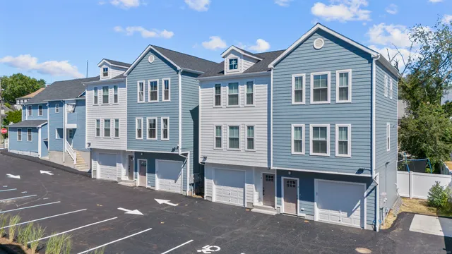 $3,100 | 14 Taylor Street, Unit 16, Stamford, CT 06902