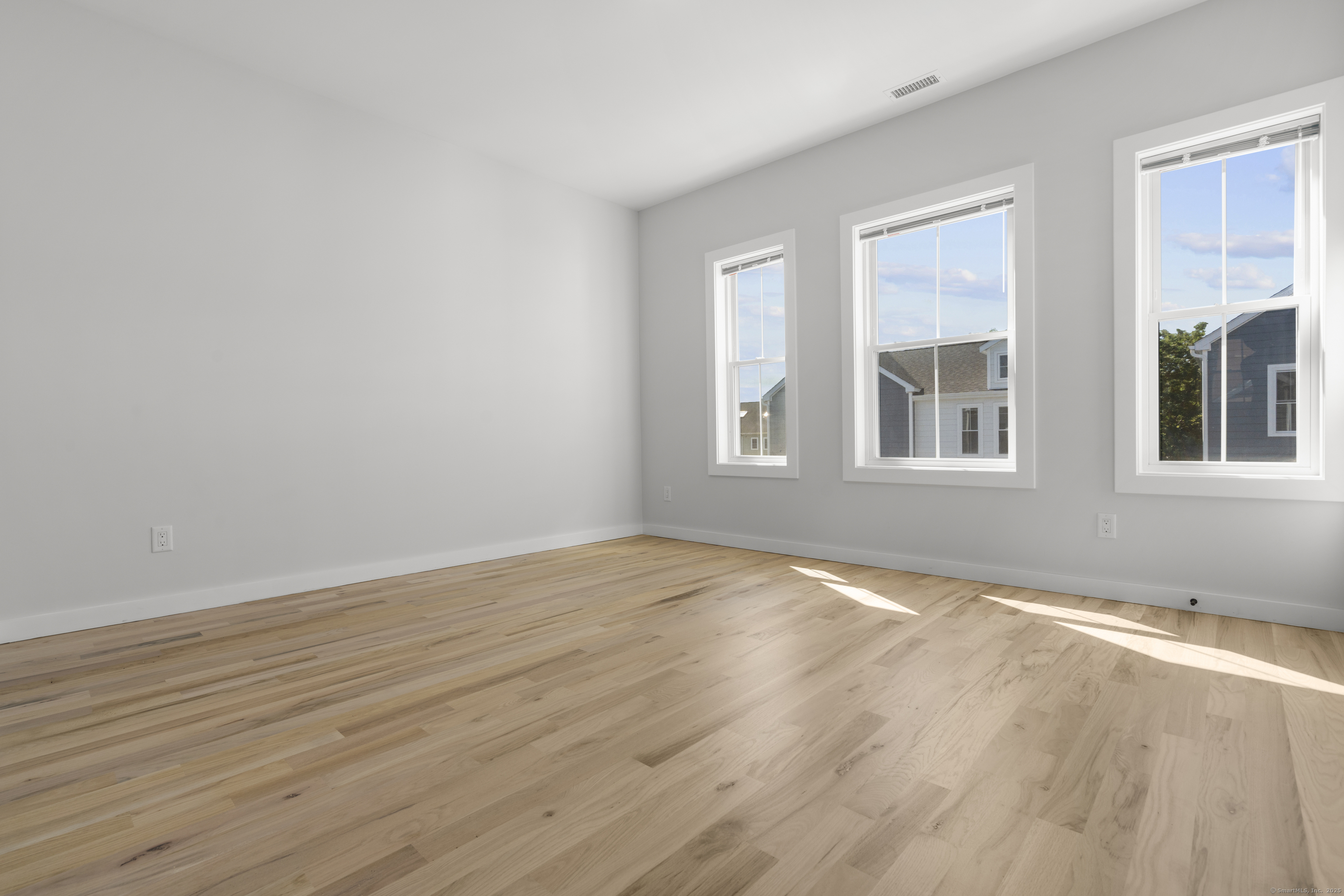 14 Taylor Street, Unit 16 Stamford, CT 06902 - Photo 15 of 20