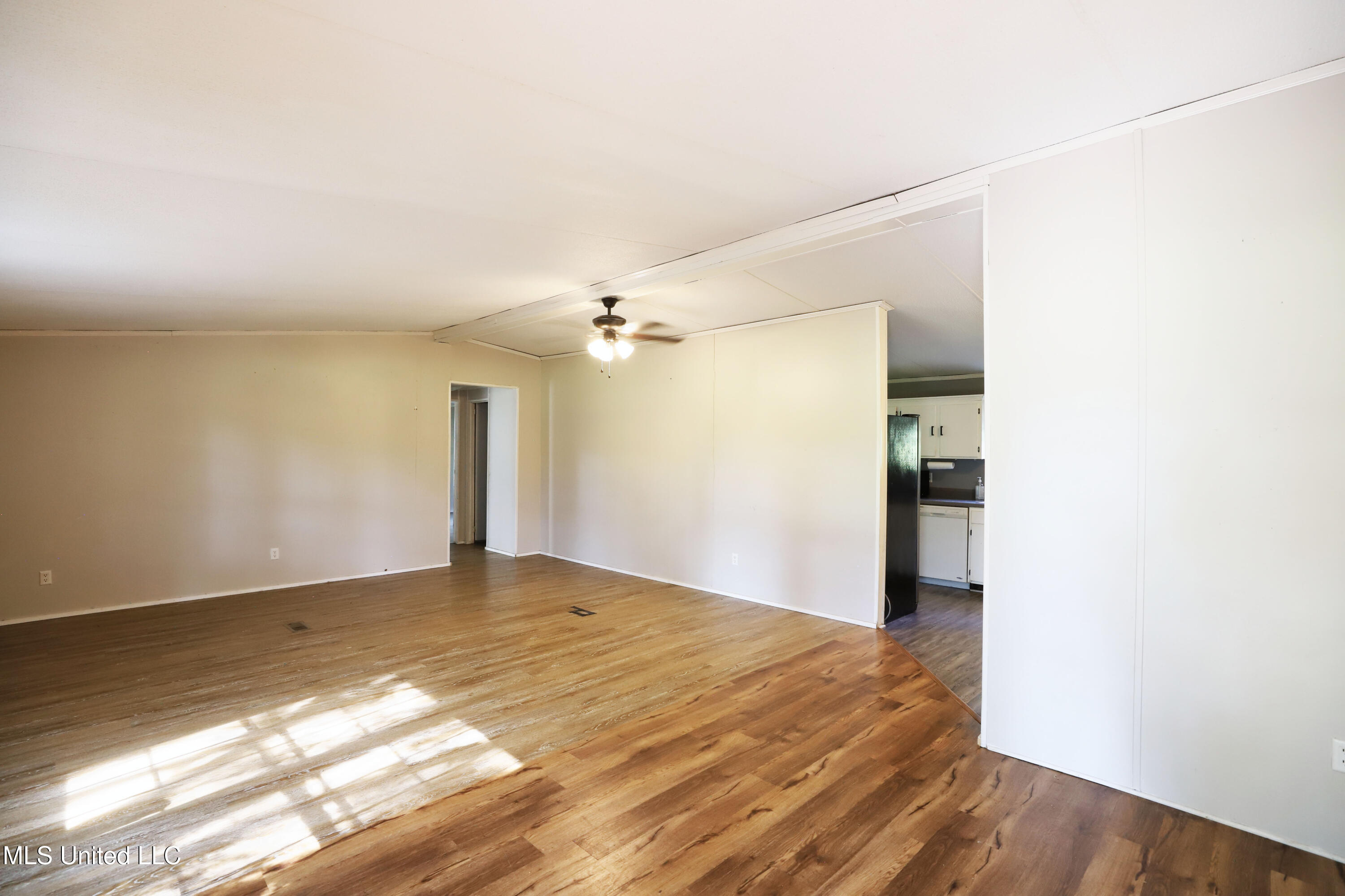 21301 Houston Ladner Road Saucier, MS 39574 - Photo 15 of 31 2 Living Room