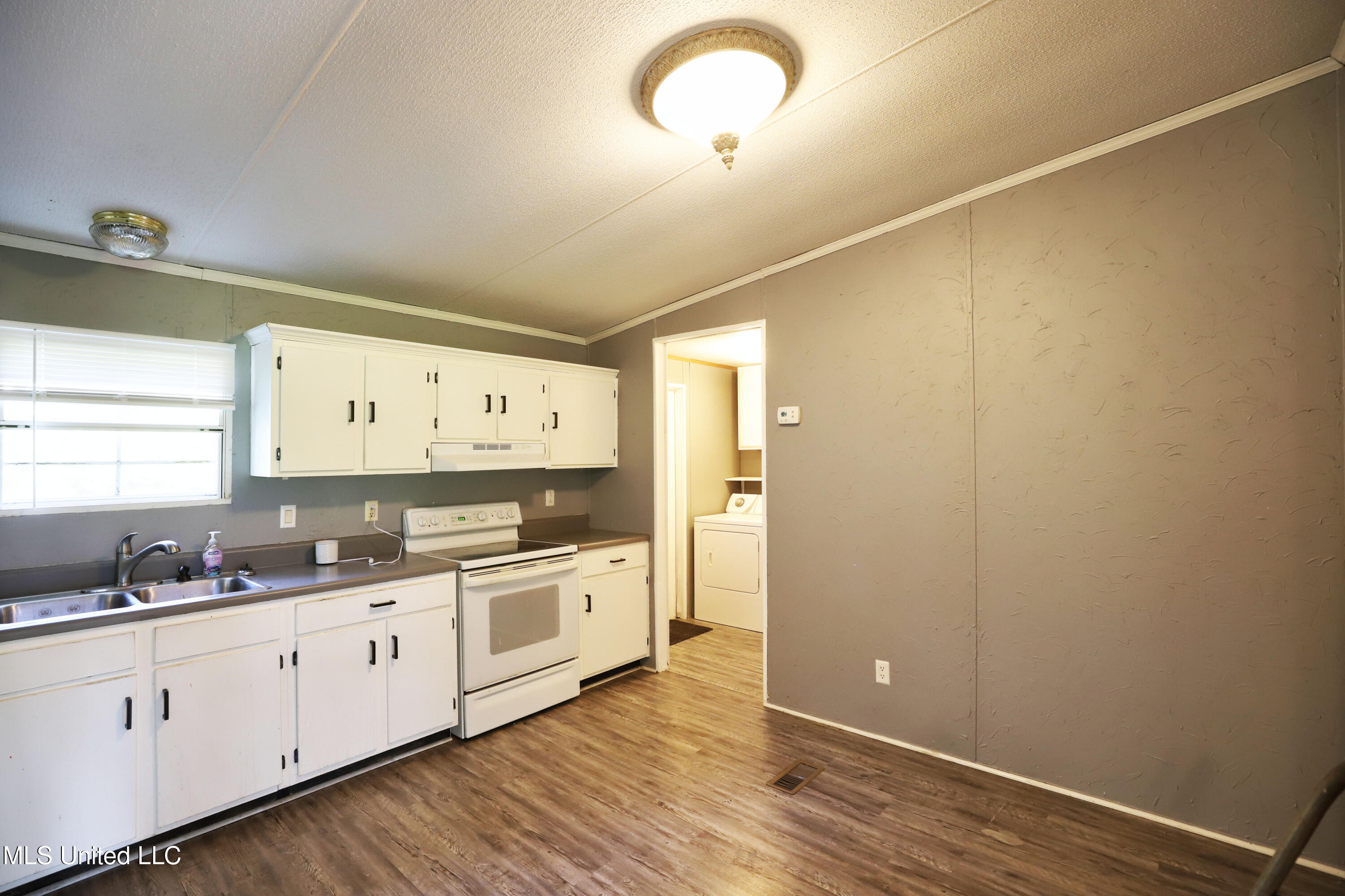 21301 Houston Ladner Road Saucier, MS 39574 - Photo 18 of 31 2 Kitchen