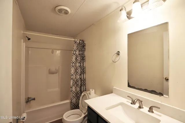 $225,000 | 21301 Houston Ladner Road, Saucier, MS 39574