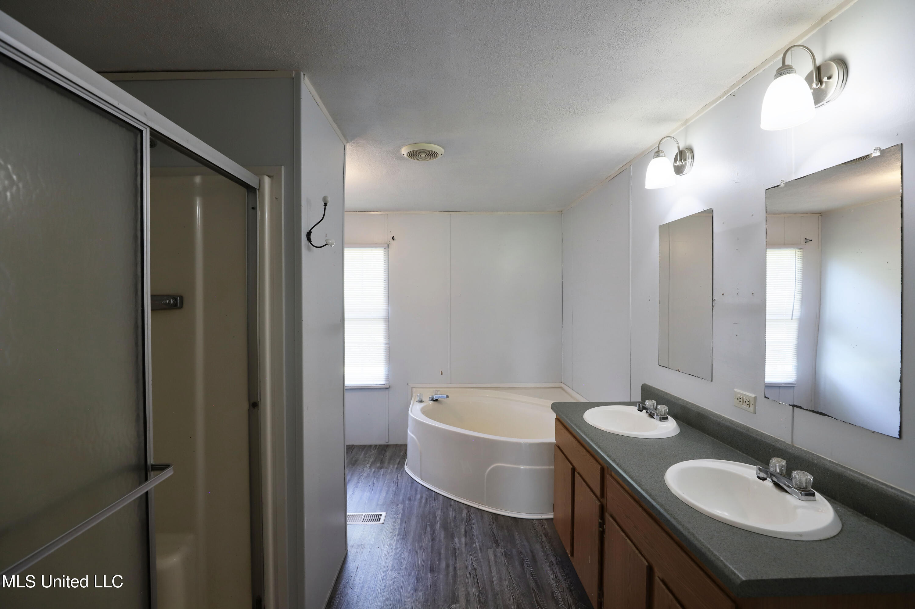 21301 Houston Ladner Road Saucier, MS 39574 - Photo 24 of 31 2 Bathroom