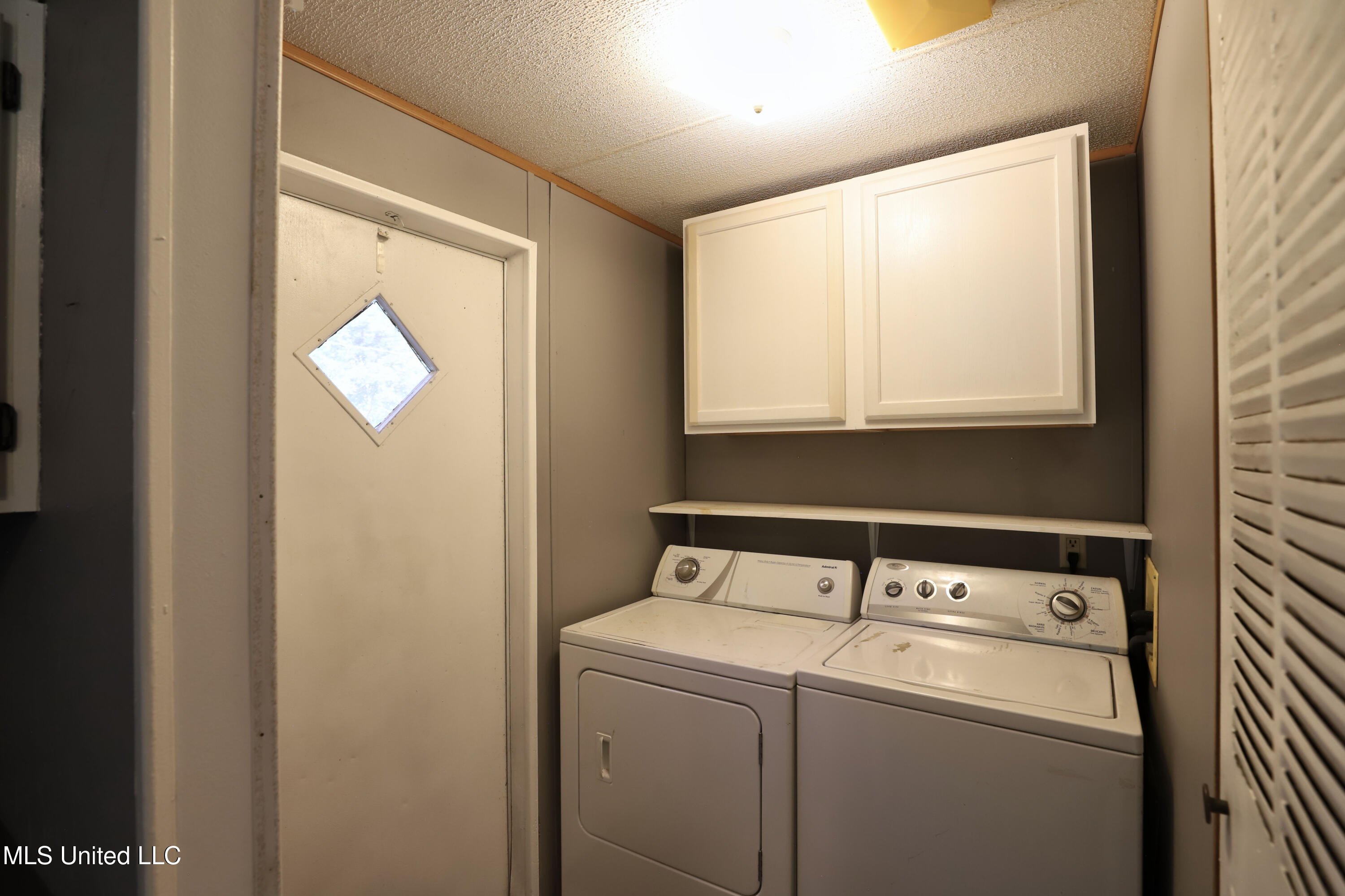 21301 Houston Ladner Road Saucier, MS 39574 - Photo 25 of 31 2 Laundry