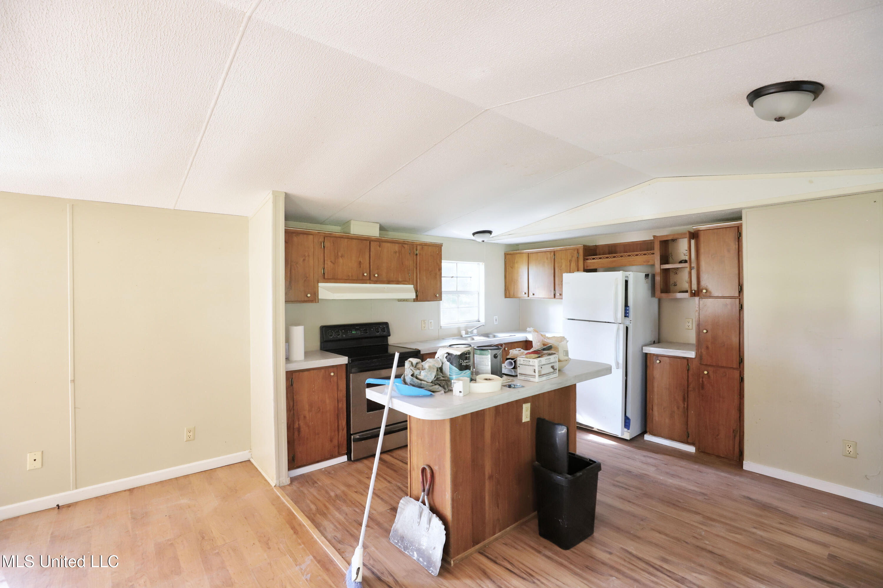 21301 Houston Ladner Road Saucier, MS 39574 - Photo 4 of 31 1 Kitchen