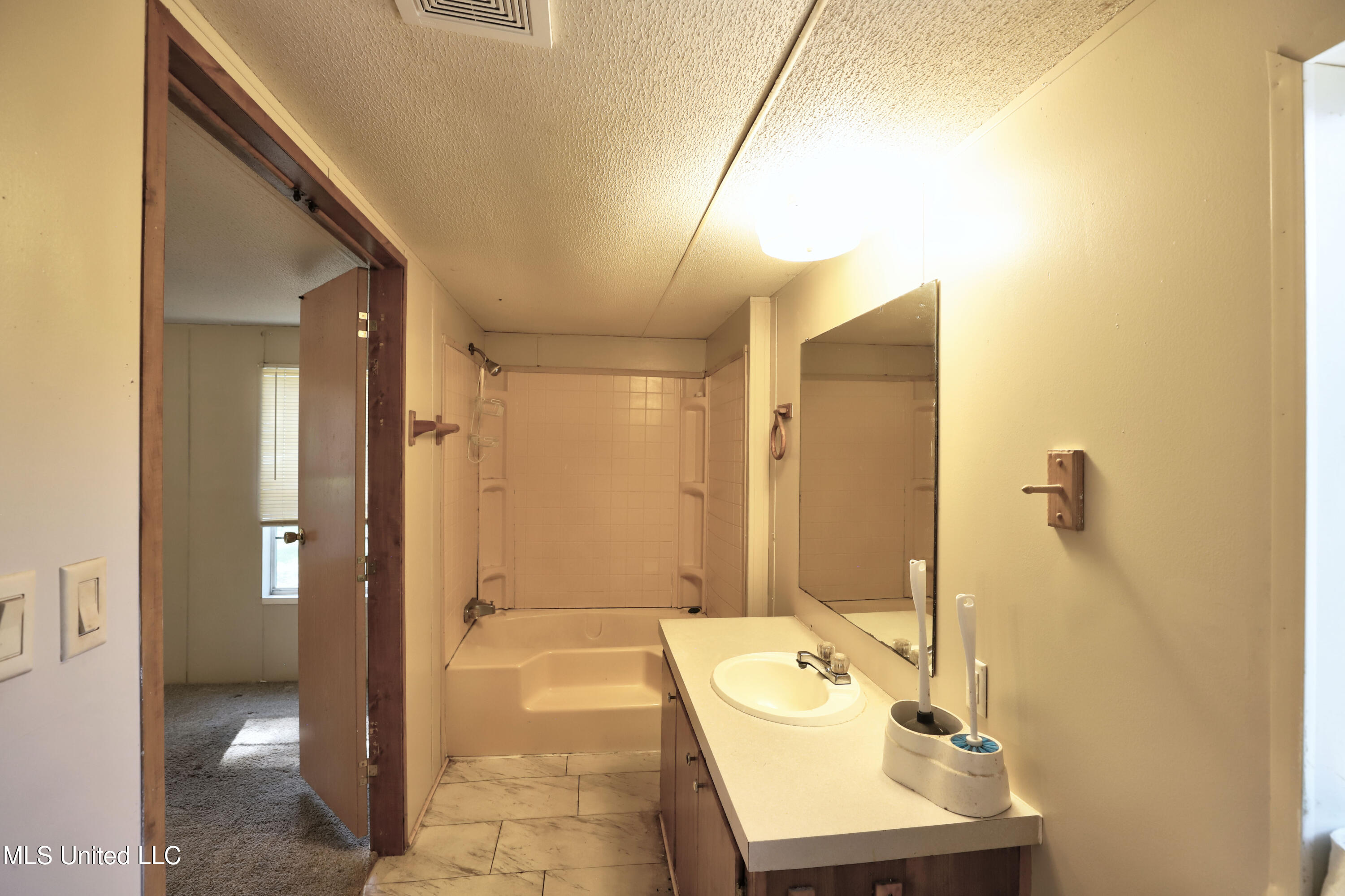 21301 Houston Ladner Road Saucier, MS 39574 - Photo 10 of 31 1 Bathroom