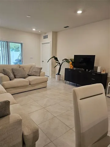 $1,870 | 20000 Royal Tern Court, Leesburg, FL 34748