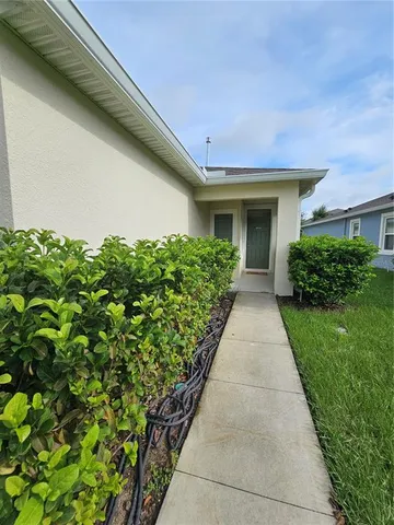 $1,870 | 20000 Royal Tern Court, Leesburg, FL 34748