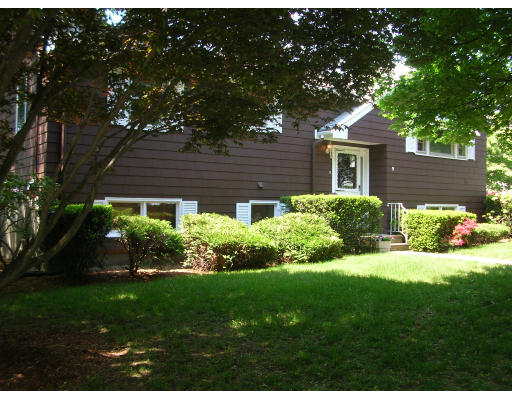 9 Valley Road Stoneham, MA 02180 - Photo 1 of 11 Gallery Image 1