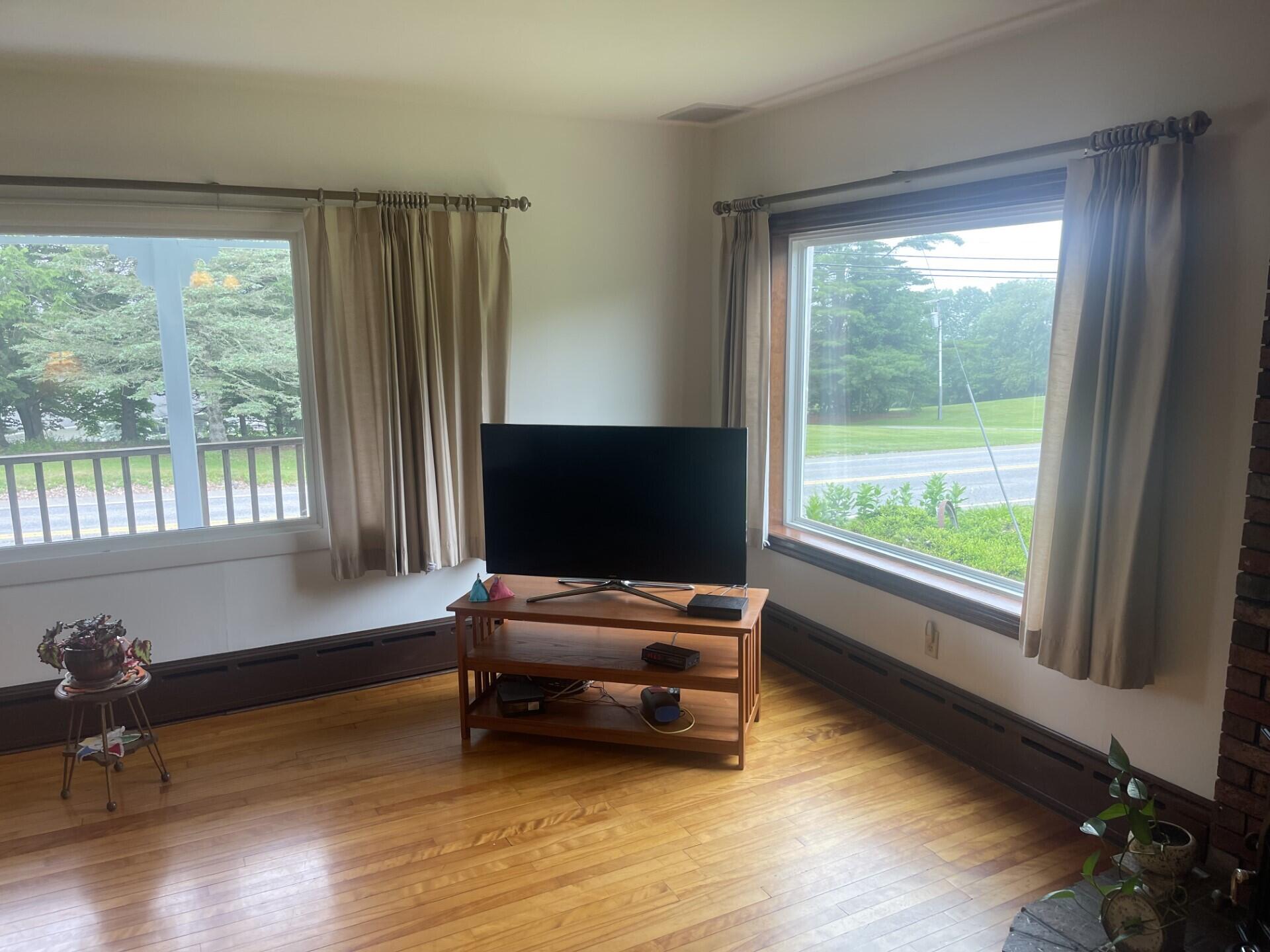279 Fort Hill Road Gorham, ME 04038 - Photo 5 of 18 Living Room