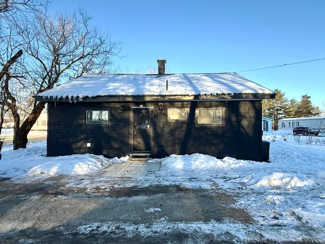 $136,500 | 102 Garfield Street, Calais, ME 04619