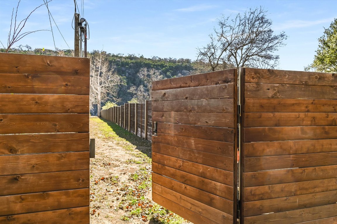 302 Lago Verde Road Lakeway, TX 78734 - Photo 19 of 21 View of gate