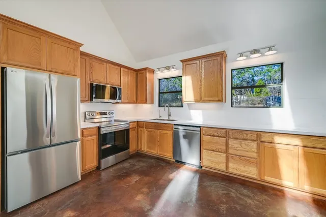 $2,250 | 302 Lago Verde Road, Lakeway, TX 78734