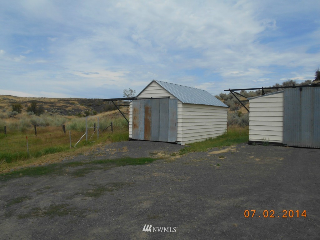 22997 Nitschke Road Davenport, WA 99122 - Photo 4 of 14 Gallery Image 4