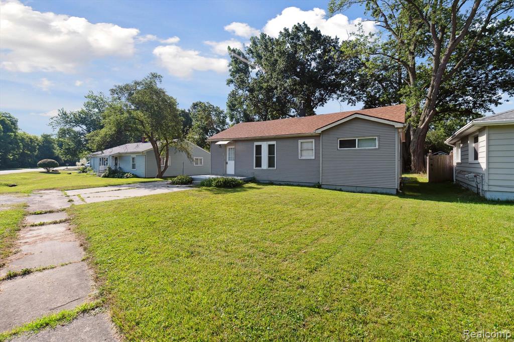 322 Michelson Road Rochester Hills, MI 48307 - Photo 3 of 31