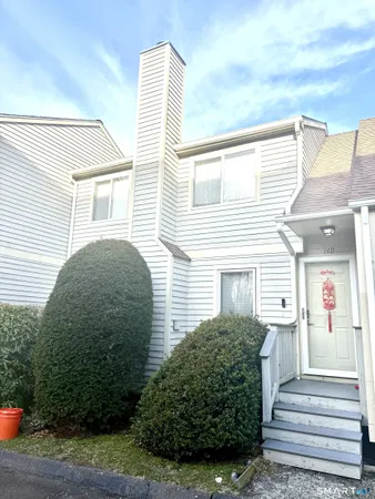 $2,450 | 111 Mallane Lane, Unit 14D, Naugatuck, CT 06770