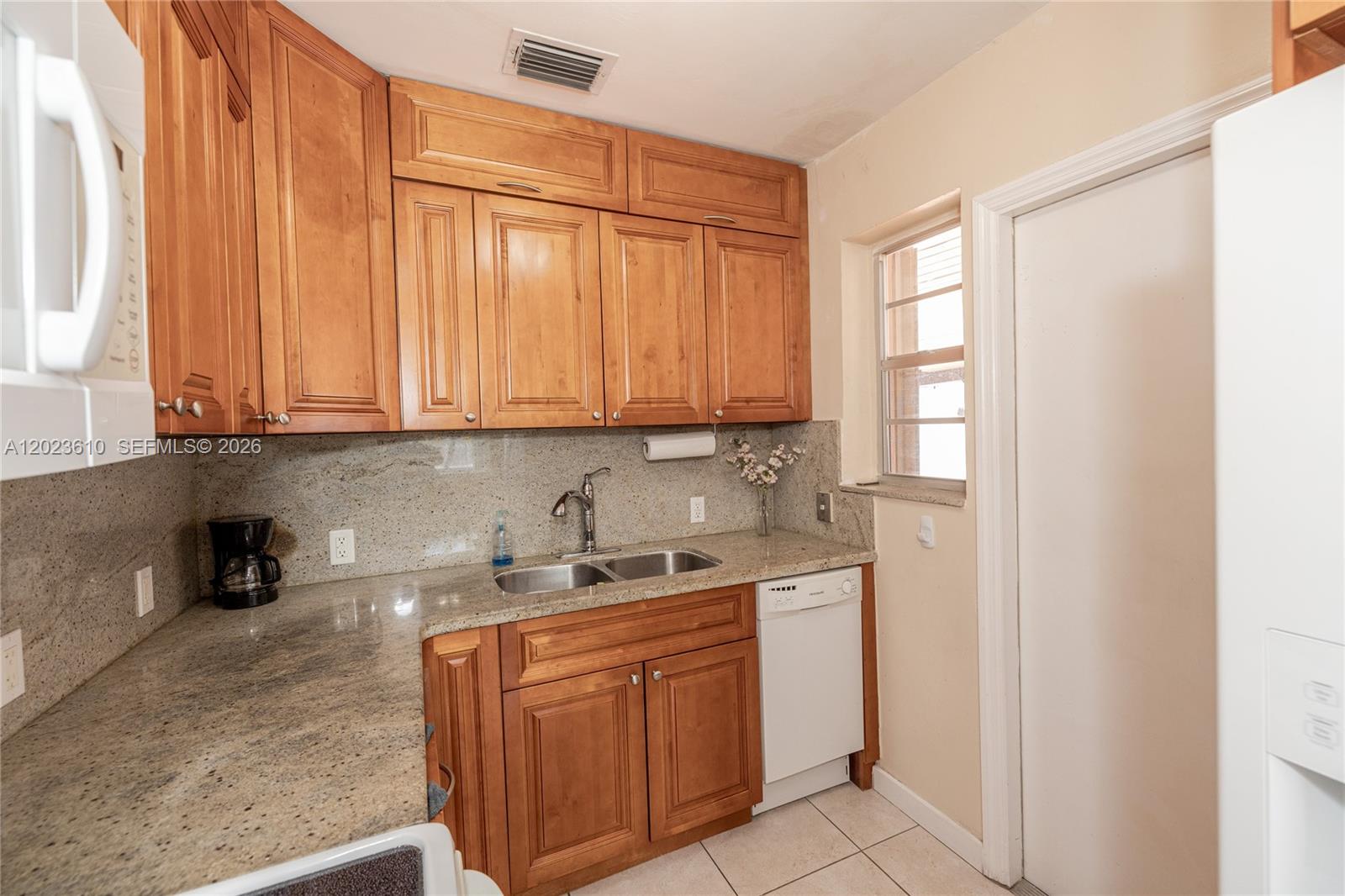 540 Southwest 60th Avenue Miami, FL 33144 - Photo 3 of 37