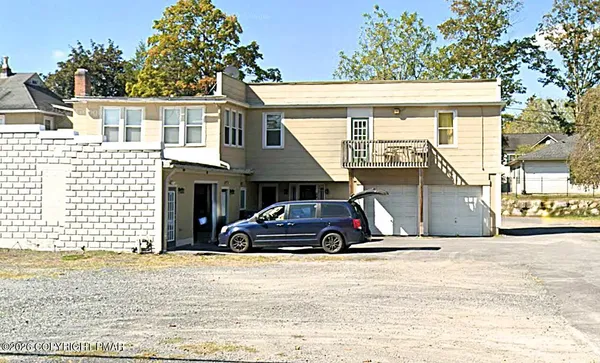 $1,925 | 1148 West Main Street, Unit 201, Stroudsburg, PA 18360