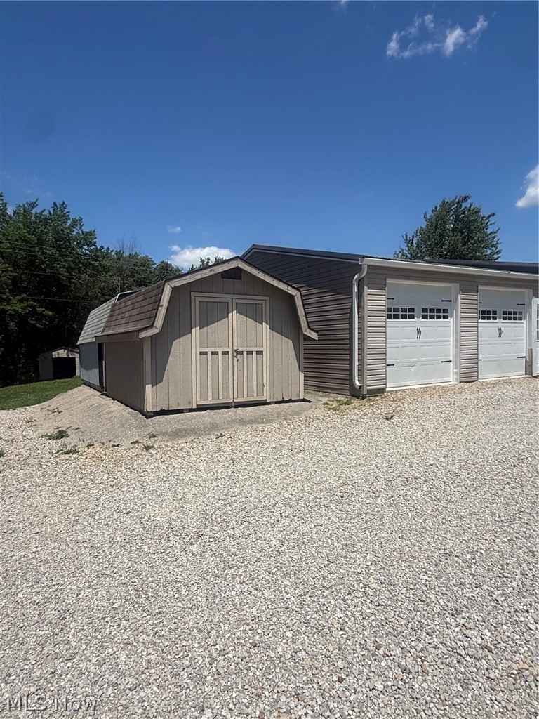 75663 Old Twenty One Road Kimbolton, OH 43749 - Photo 10 of 37