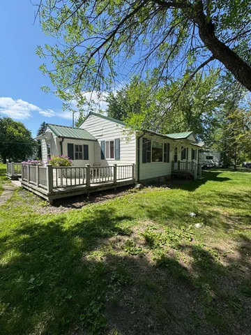 $120,000 | 413 3rd Avenue Southeast, Baudette, MN 56623