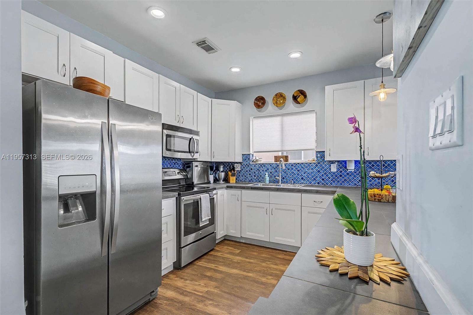 3367 Northeast 3rd Drive Homestead, FL 33033 - Photo 5 of 25