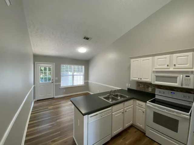 $289,900 | 2141 Stoney Meadow Drive, Murfreesboro, TN 37128