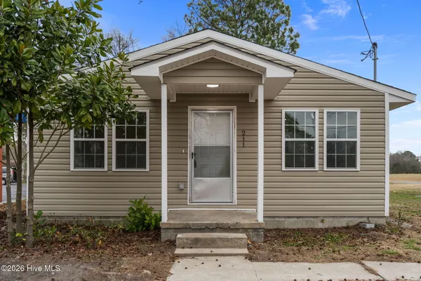 $146,900 | 211 South Jackson Street, Beulaville, NC 28518