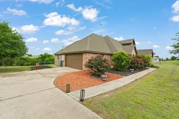 $585,000 | 439 Stone Mountain Court, Cresson, TX 76035