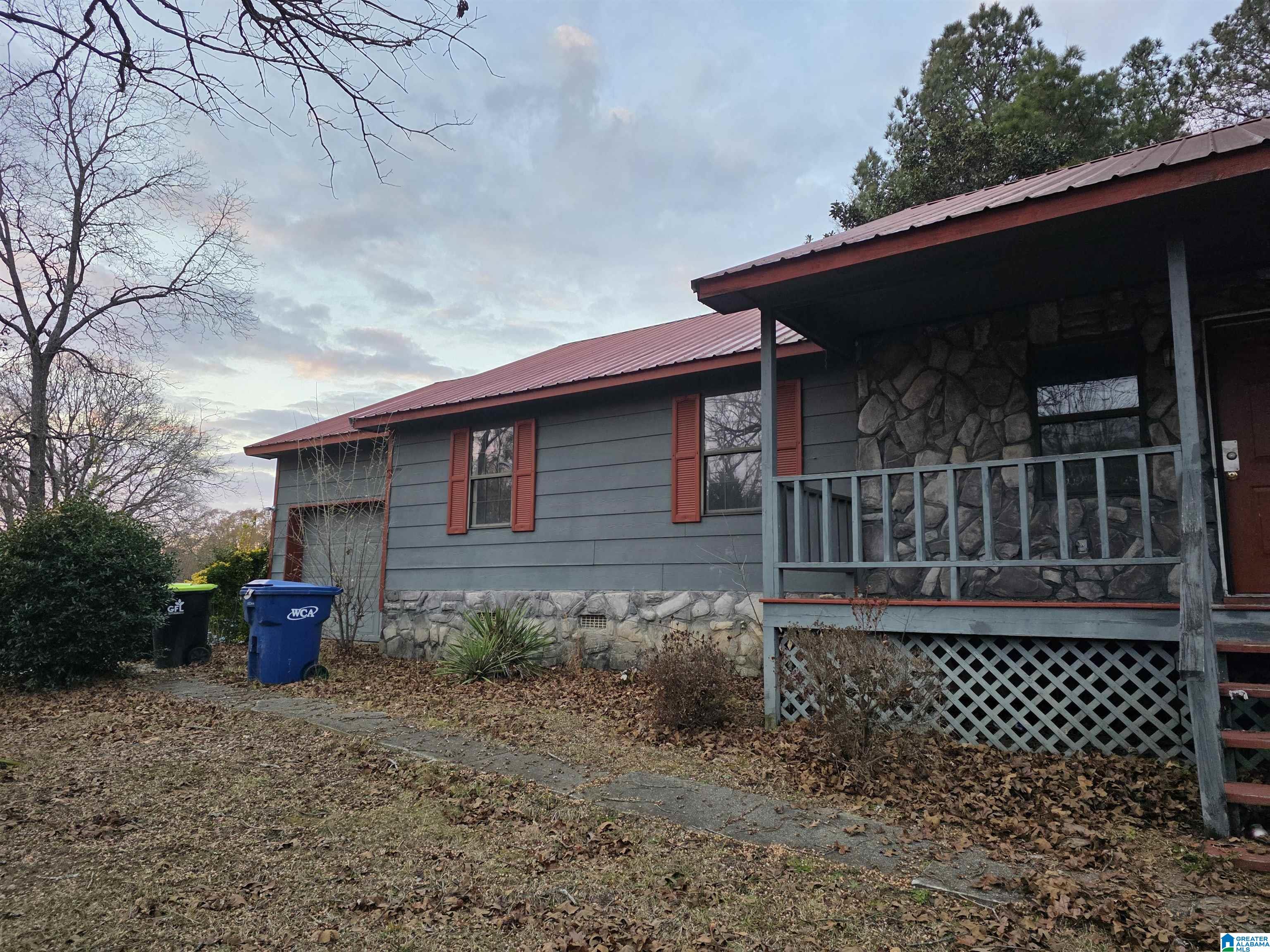 217 Davis Street Talladega, AL 35160 - Photo 2 of 25