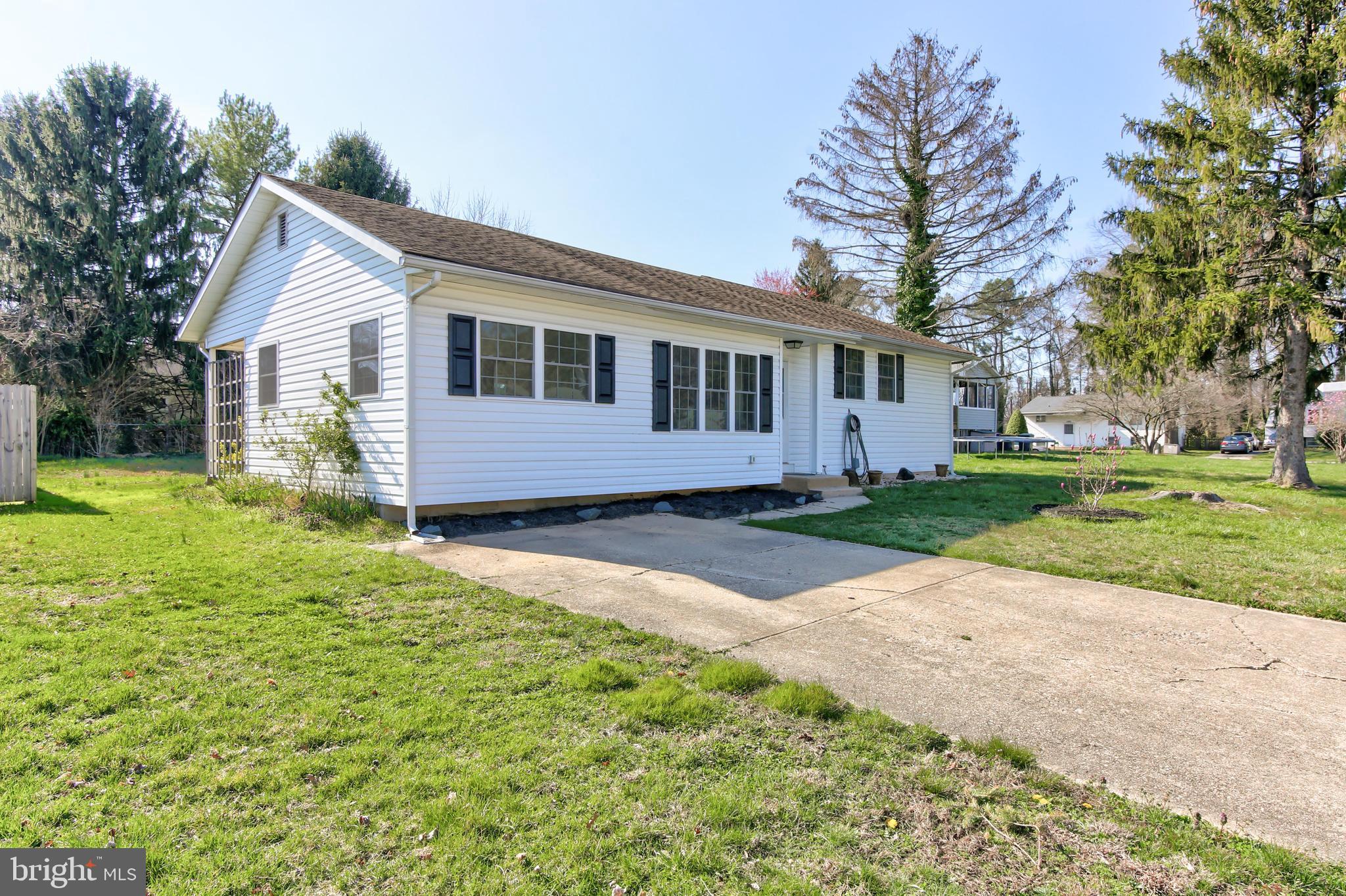 1003 Richfield Road Newark, DE 19713 - Photo 1 of 30 Front and side view with driveway