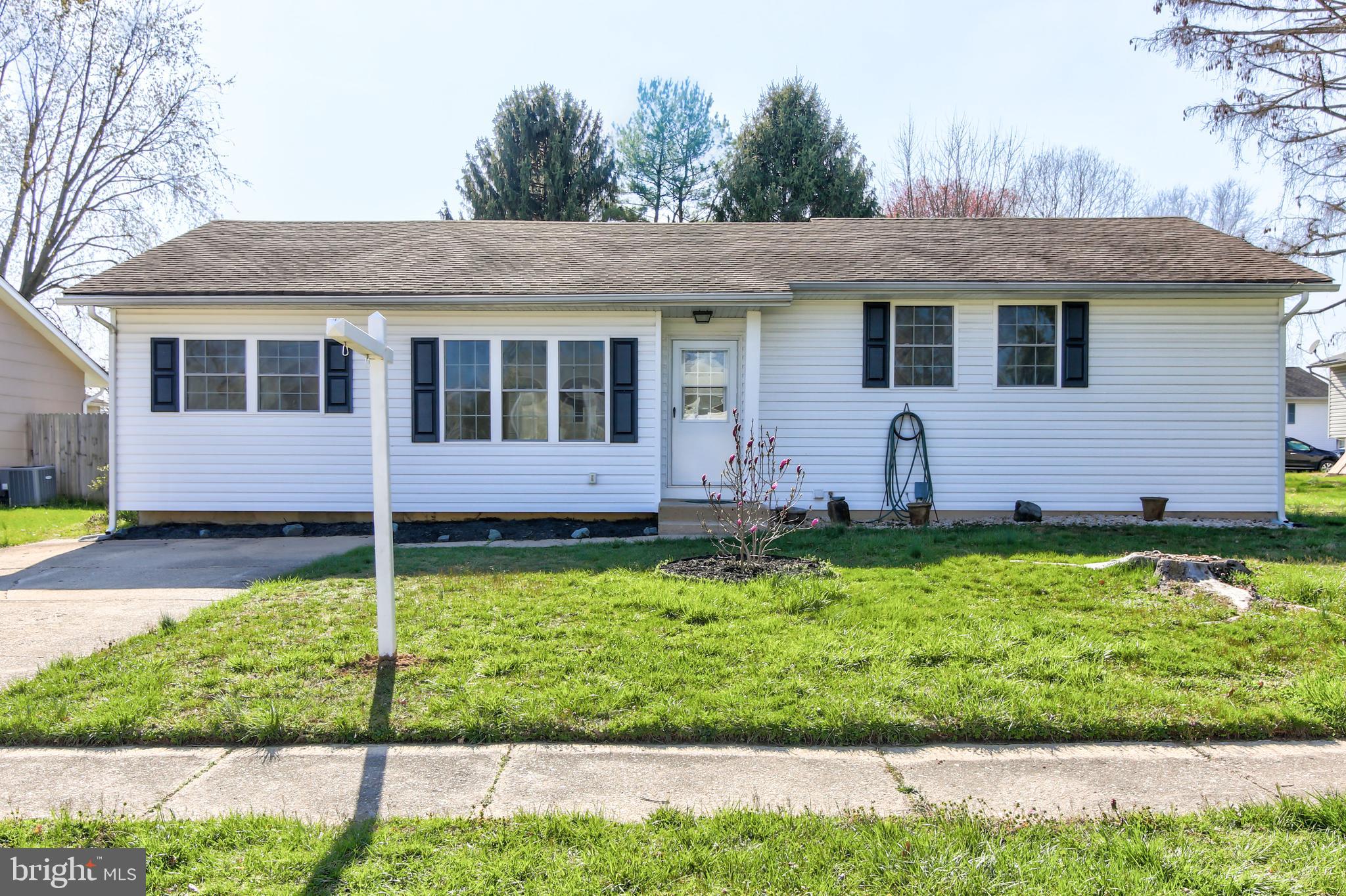 1003 Richfield Road Newark, DE 19713 - Photo 2 of 30 Front view