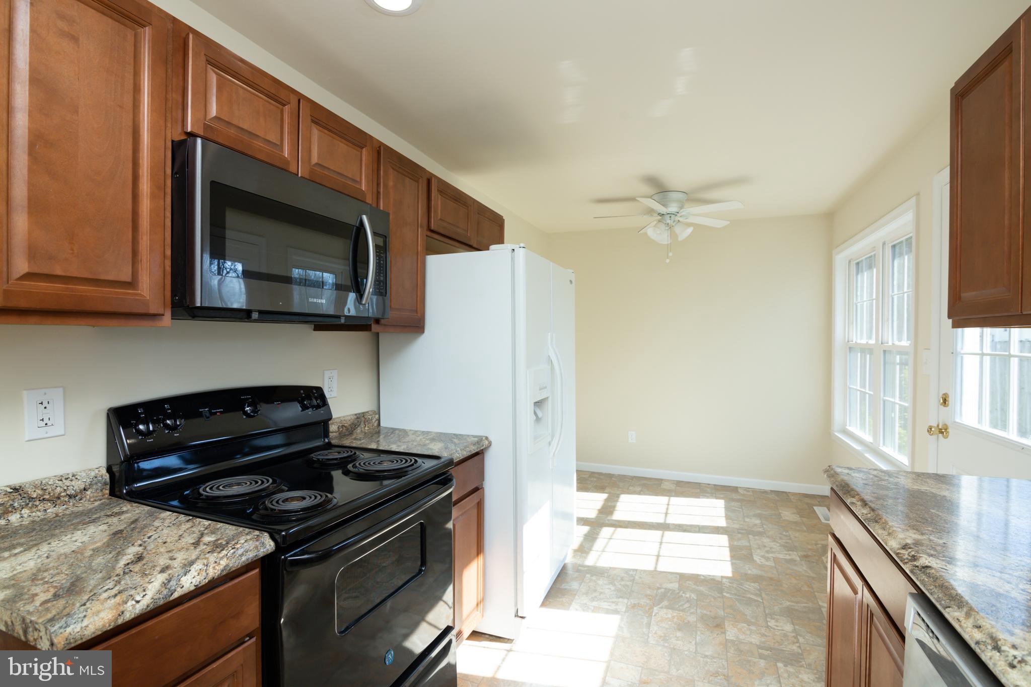 1003 Richfield Road Newark, DE 19713 - Photo 18 of 30 Kitchen view with appliances