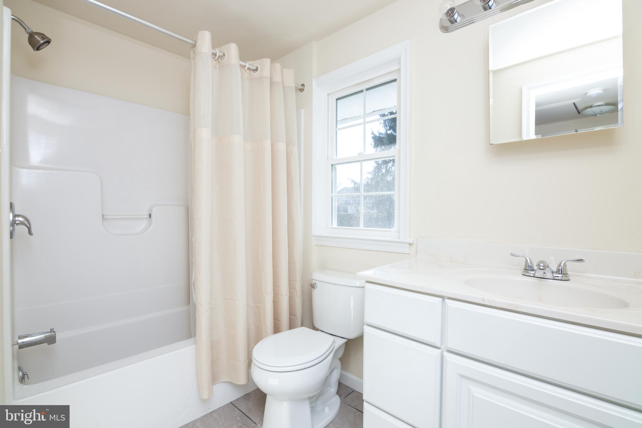 1003 Richfield Road Newark, DE 19713 - Photo 20 of 30 Updated main bathroom
