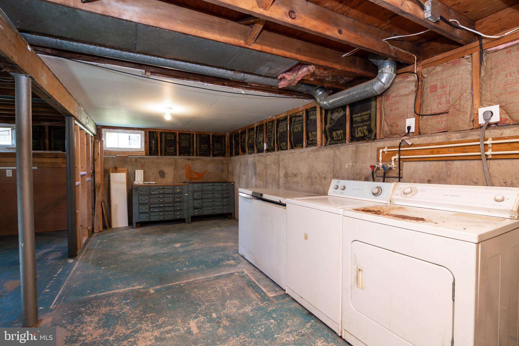1003 Richfield Road Newark, DE 19713 - Photo 27 of 30 Basement with washer, dryer, freezer