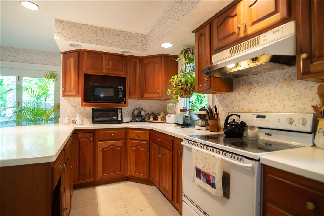 327 New Meadow Road Barrington, RI 02806 - Photo 12 of 26 Gallery Image 12