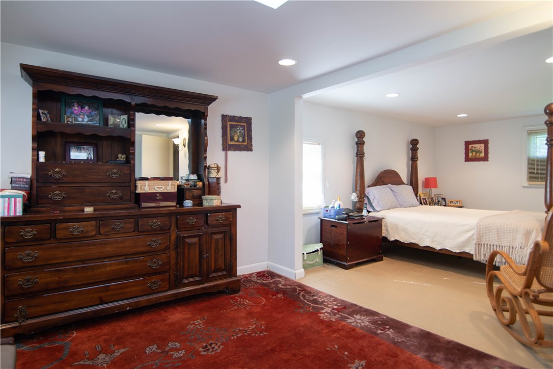 327 New Meadow Road Barrington, RI 02806 - Photo 18 of 26 Gallery Image 18