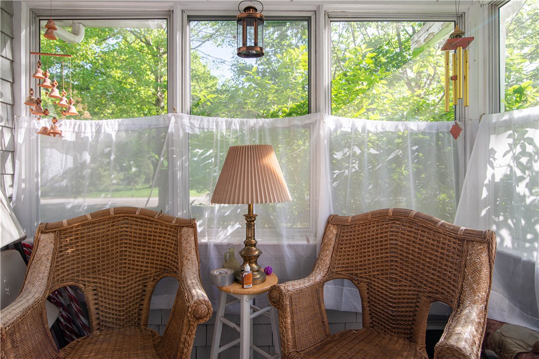 327 New Meadow Road Barrington, RI 02806 - Photo 4 of 26 Gallery Image 4