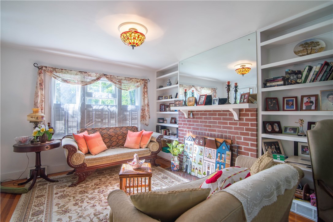 327 New Meadow Road Barrington, RI 02806 - Photo 7 of 26 Gallery Image 7
