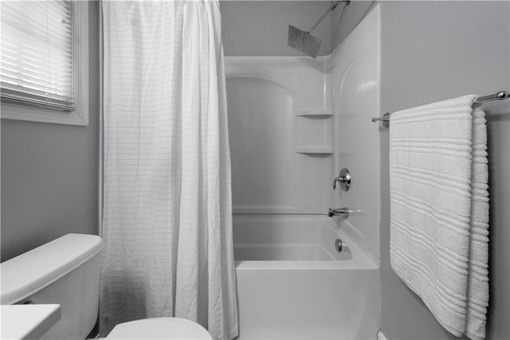 271 Overlook Court Coraopolis, PA 15108 - Photo 25 of 46 a bathroom with a shower and a toilet