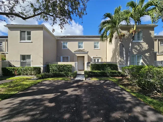 $699,999 | 5570 Southwest 70th Place South, Miami, FL 33155
