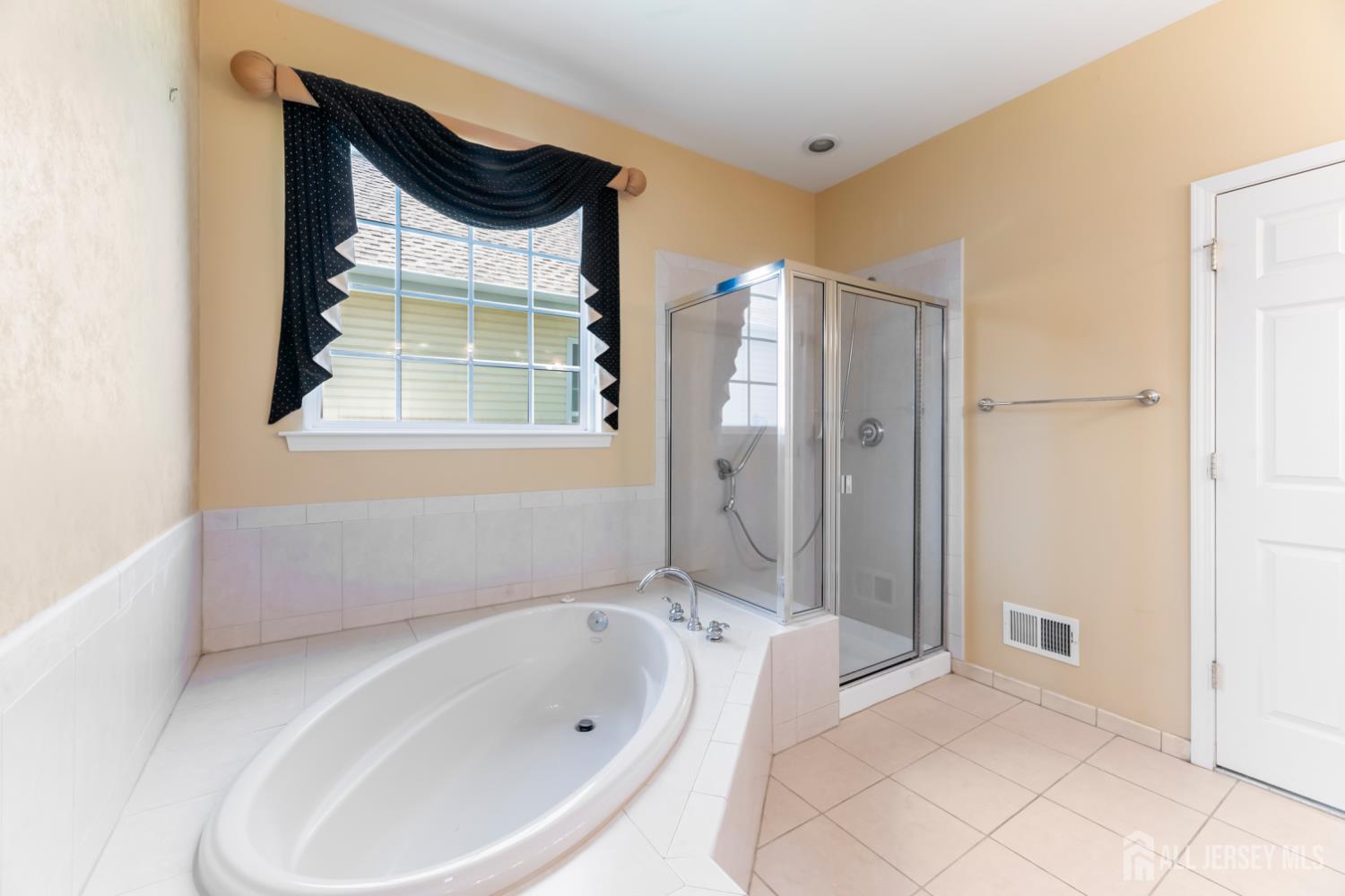 255 Spring Meadow Way Monroe Township, NJ 08831 - Photo 16 of 22