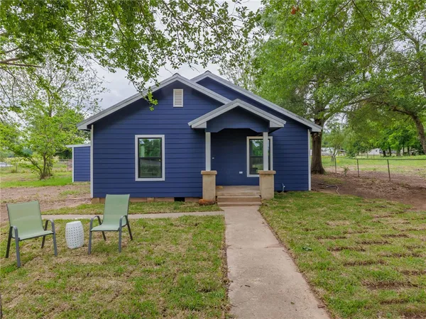 $1,500 | 202 North Arendell, Gause, TX 77857