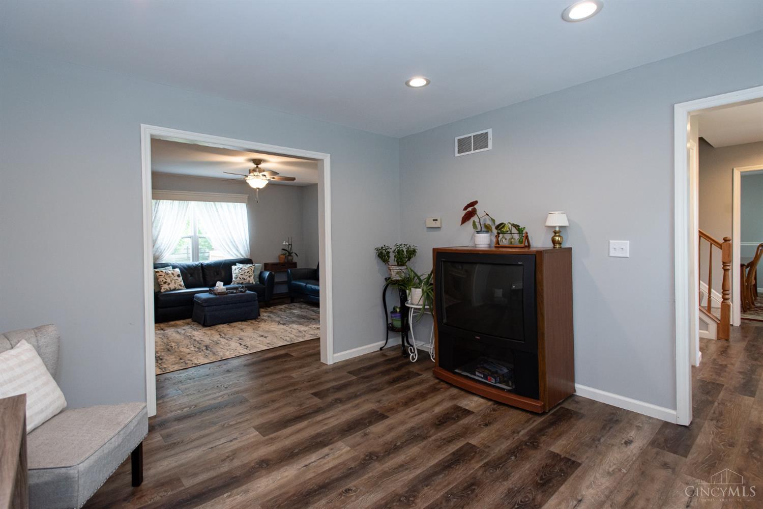 7876 Seward Road Fairfield, OH 45011 - Photo 7 of 47 Gallery Image 7
