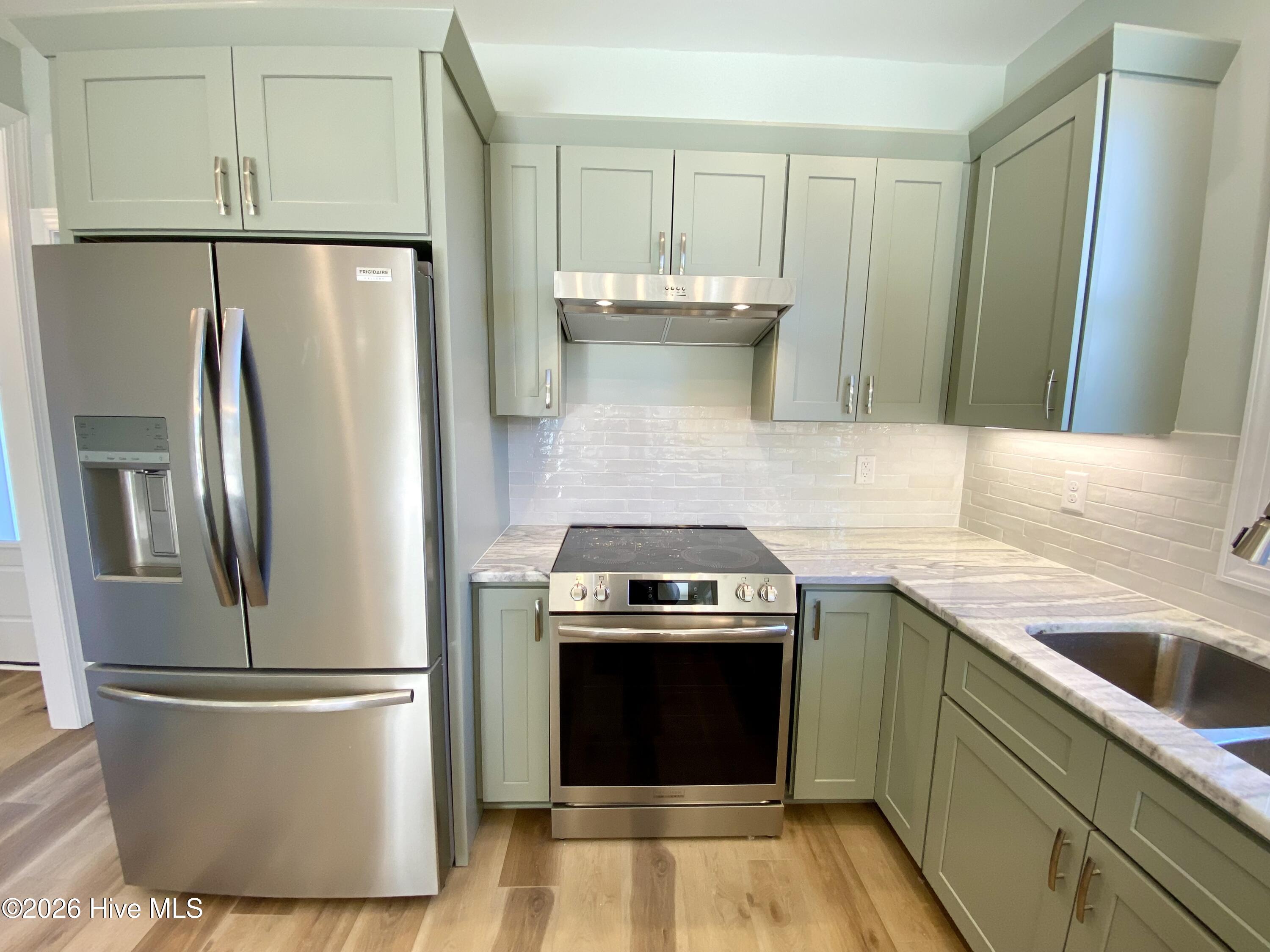 111 Jade Street Beaufort, NC 28516 - Photo 15 of 72 Kitchen