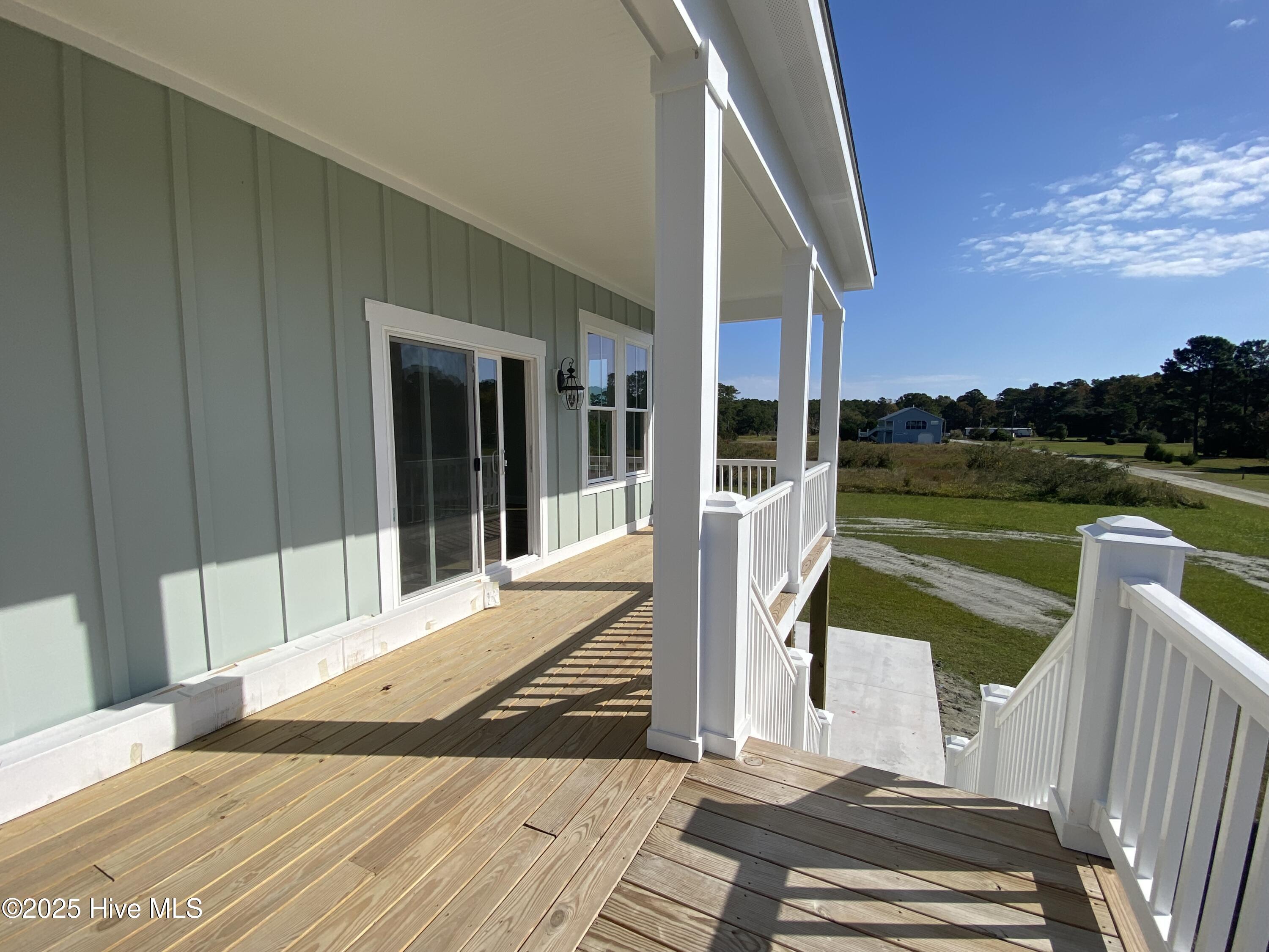 111 Jade Street Beaufort, NC 28516 - Photo 32 of 72 Huge covered back porch
