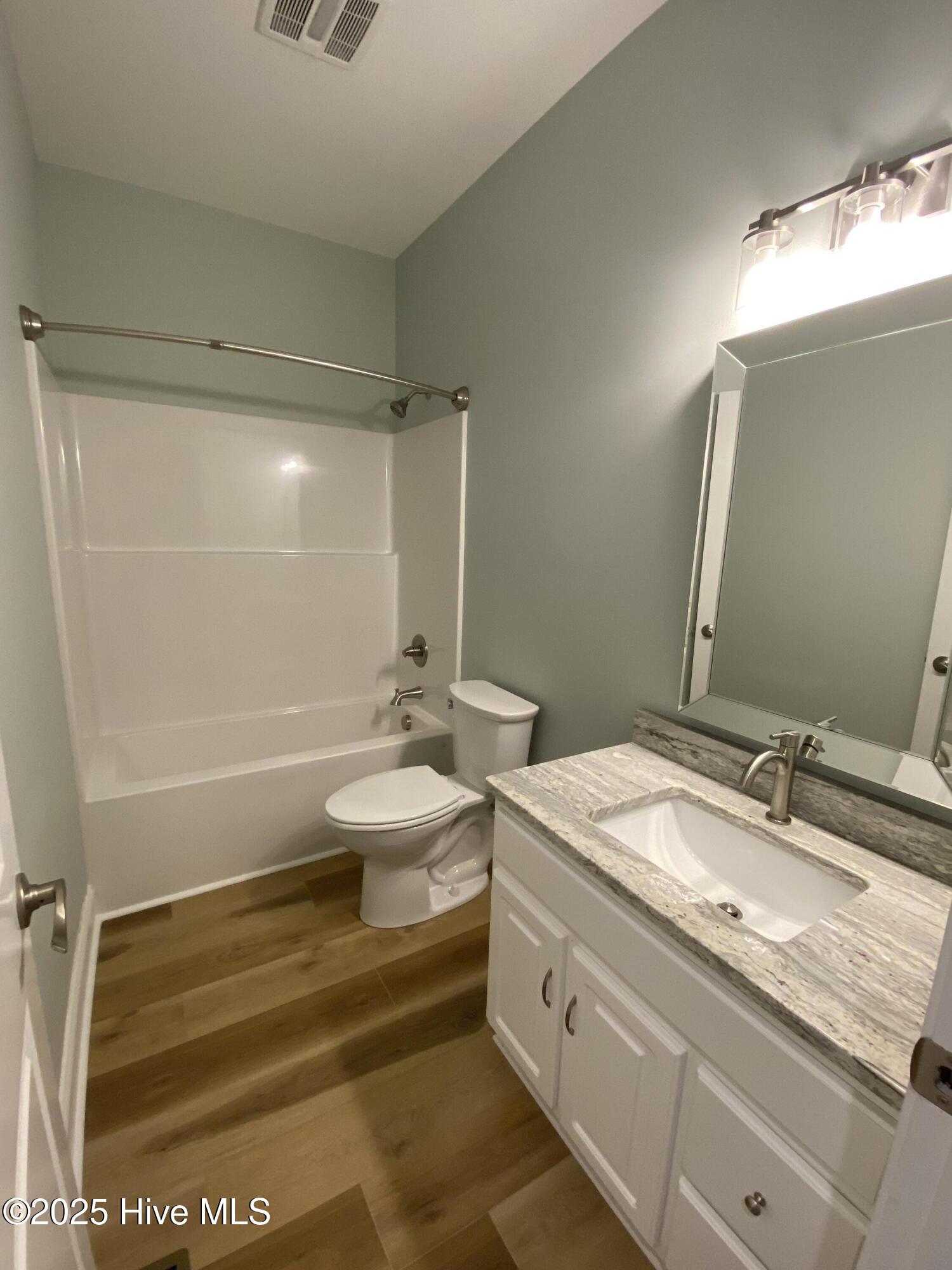 111 Jade Street Beaufort, NC 28516 - Photo 43 of 72 Hall bath