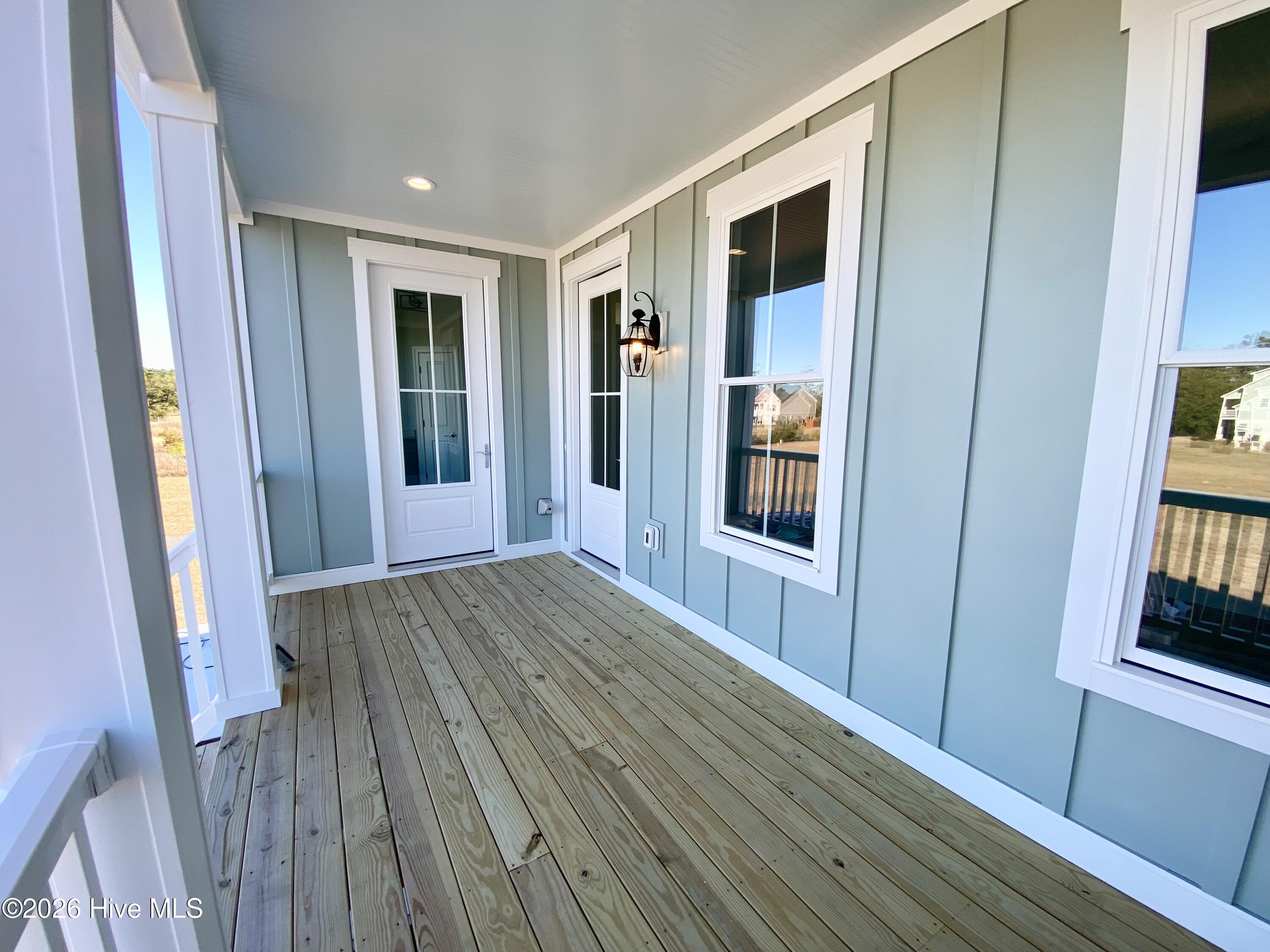 111 Jade Street Beaufort, NC 28516 - Photo 5 of 72 Front covered porch