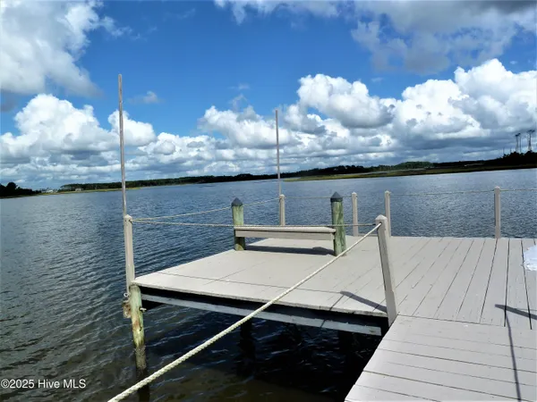 $619,000 | 111 Jade Street, Beaufort, NC 28516